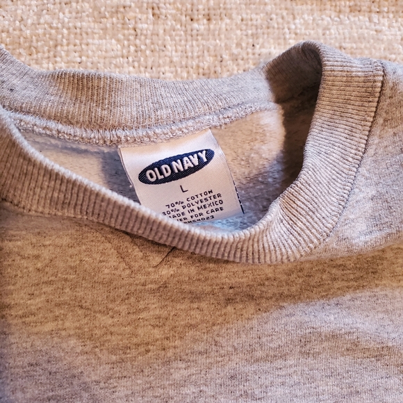 Woman's Gray Old Navy Sweater large - Picture 3 of 3